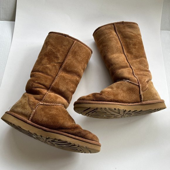 UGG Chestnut Classic Sheepskin Boots Size US 8‎ Sheepskin lining - Picture 1 of 9